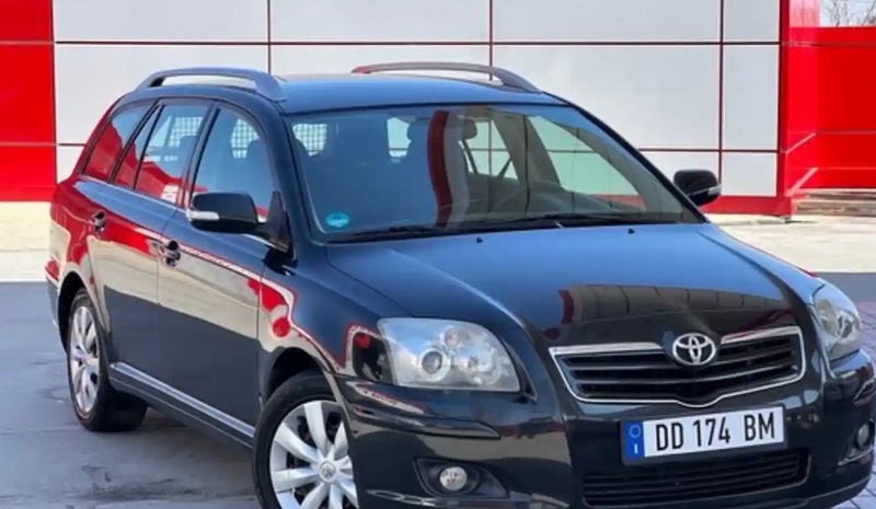 Лобовое стекло на Toyota Avensis